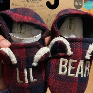 Kids Plaid Slippers - Red and Black